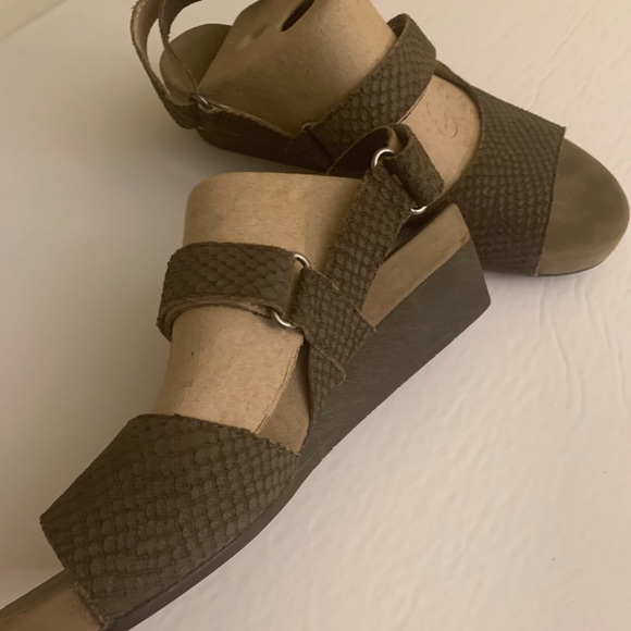OTBT Shoes - OTBT Santa Cruz brown sandal size 6